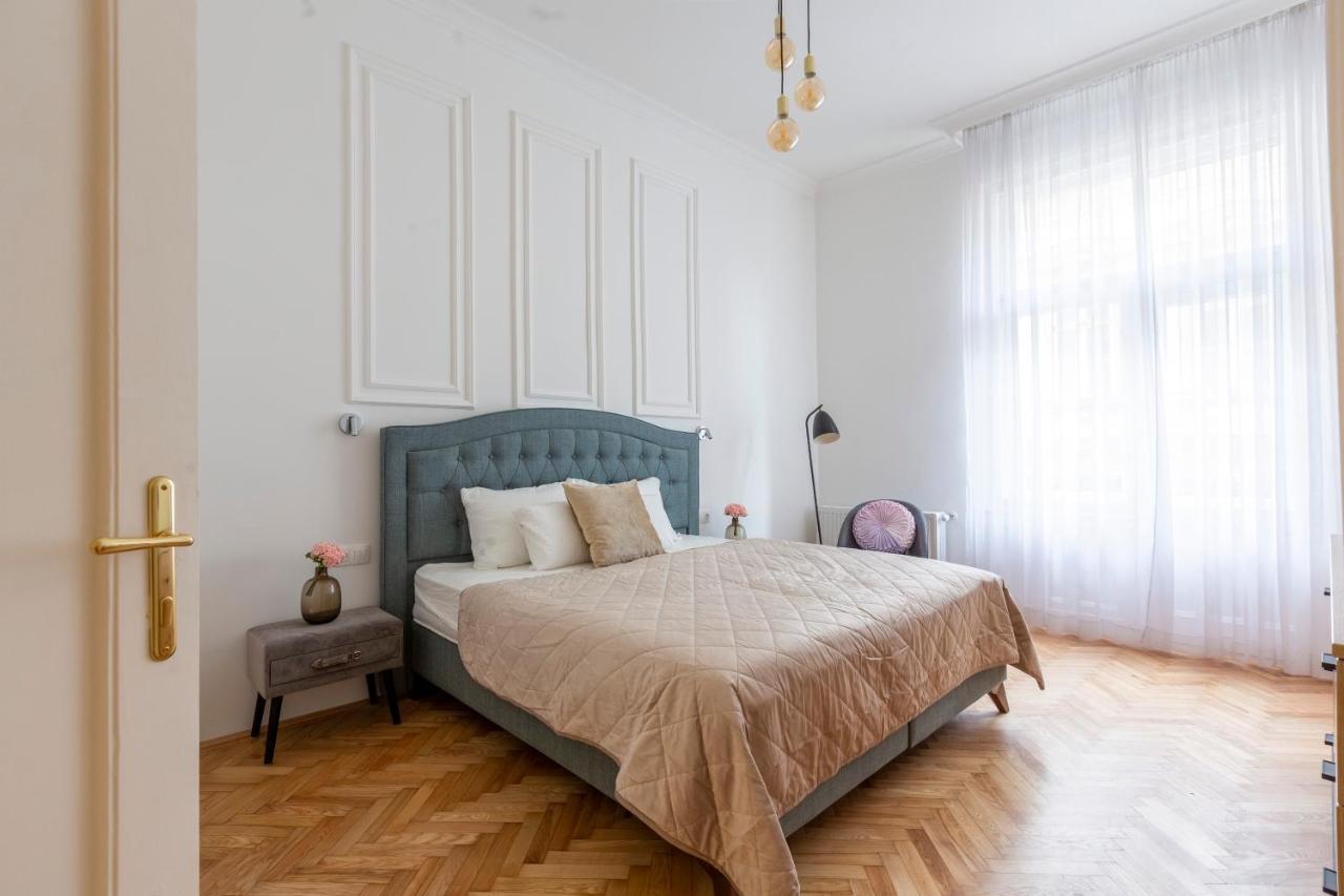 Glamorous Modern Apartment In The Hearth Of Βουδαπέστη Εξωτερικό φωτογραφία