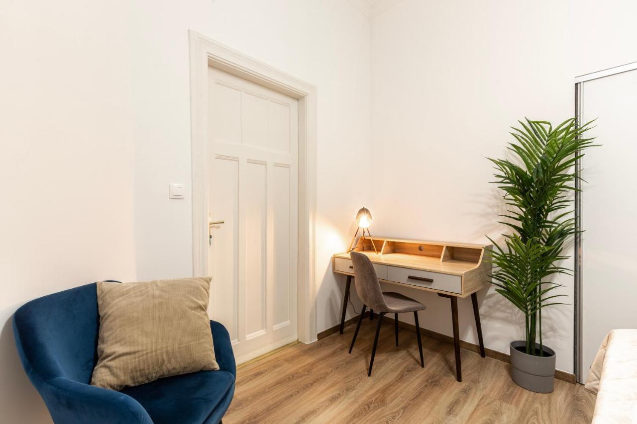 Glamorous Modern Apartment In The Hearth Of Βουδαπέστη Εξωτερικό φωτογραφία